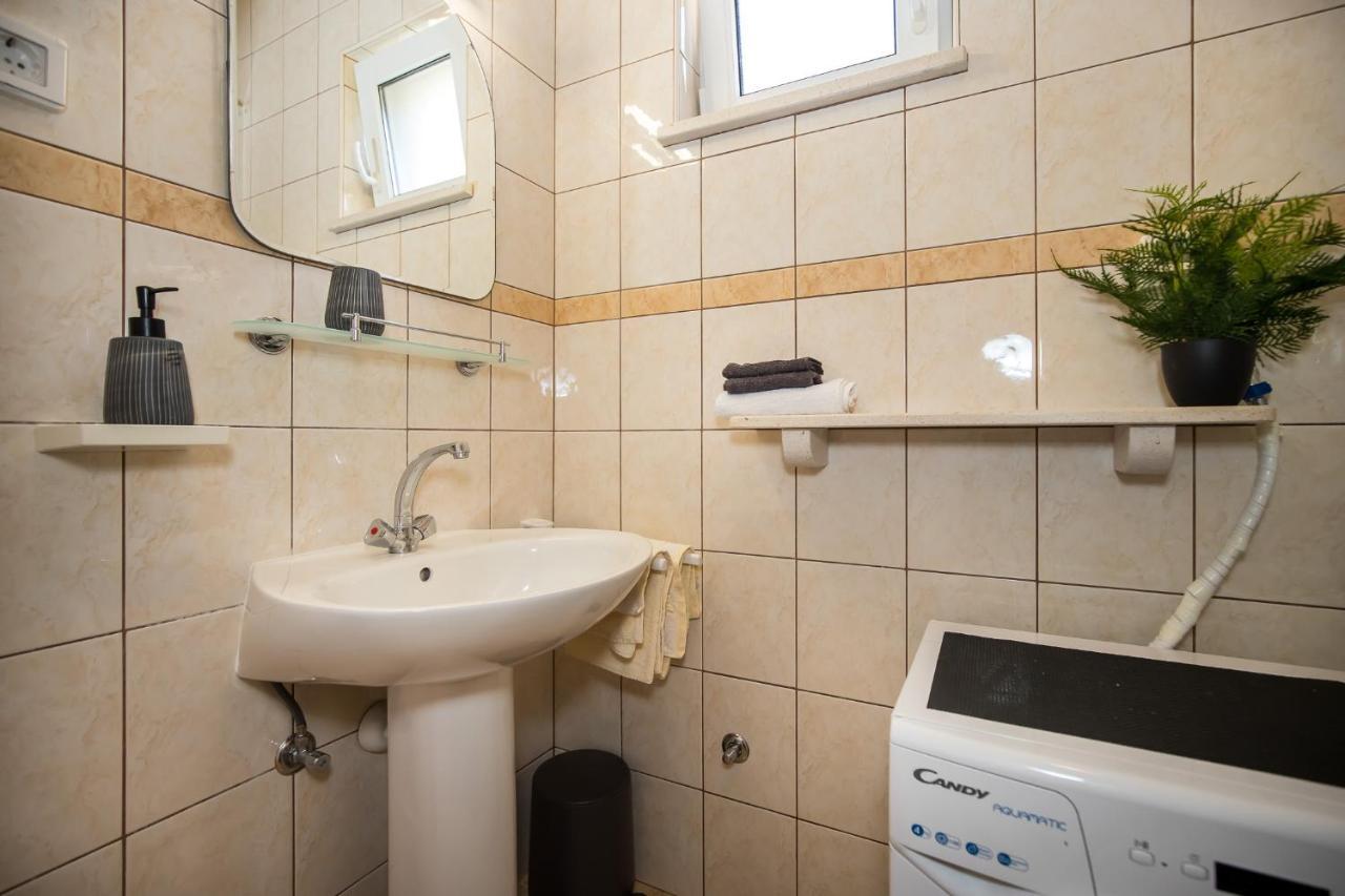 Apartmani Filipic Bol Exterior foto